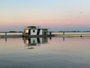 Houseboat - Sneekermeer